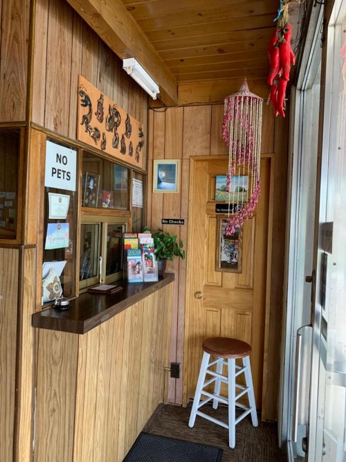 Cottonwood Court Motel - image 18