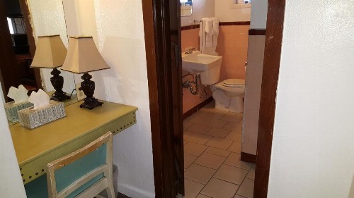 Cottonwood Court Motel - image 33