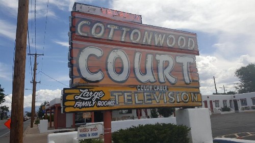 Cottonwood Court Motel - image 34