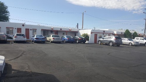 Cottonwood Court Motel - image 36