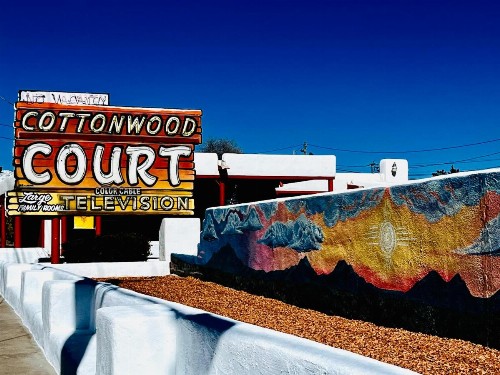 Cottonwood Court Motel - image 45