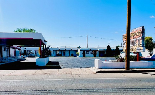 Cottonwood Court Motel - image 7