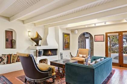 Casa Ladera - Enchanting Home Nestled in Foothills with Spectacular Views