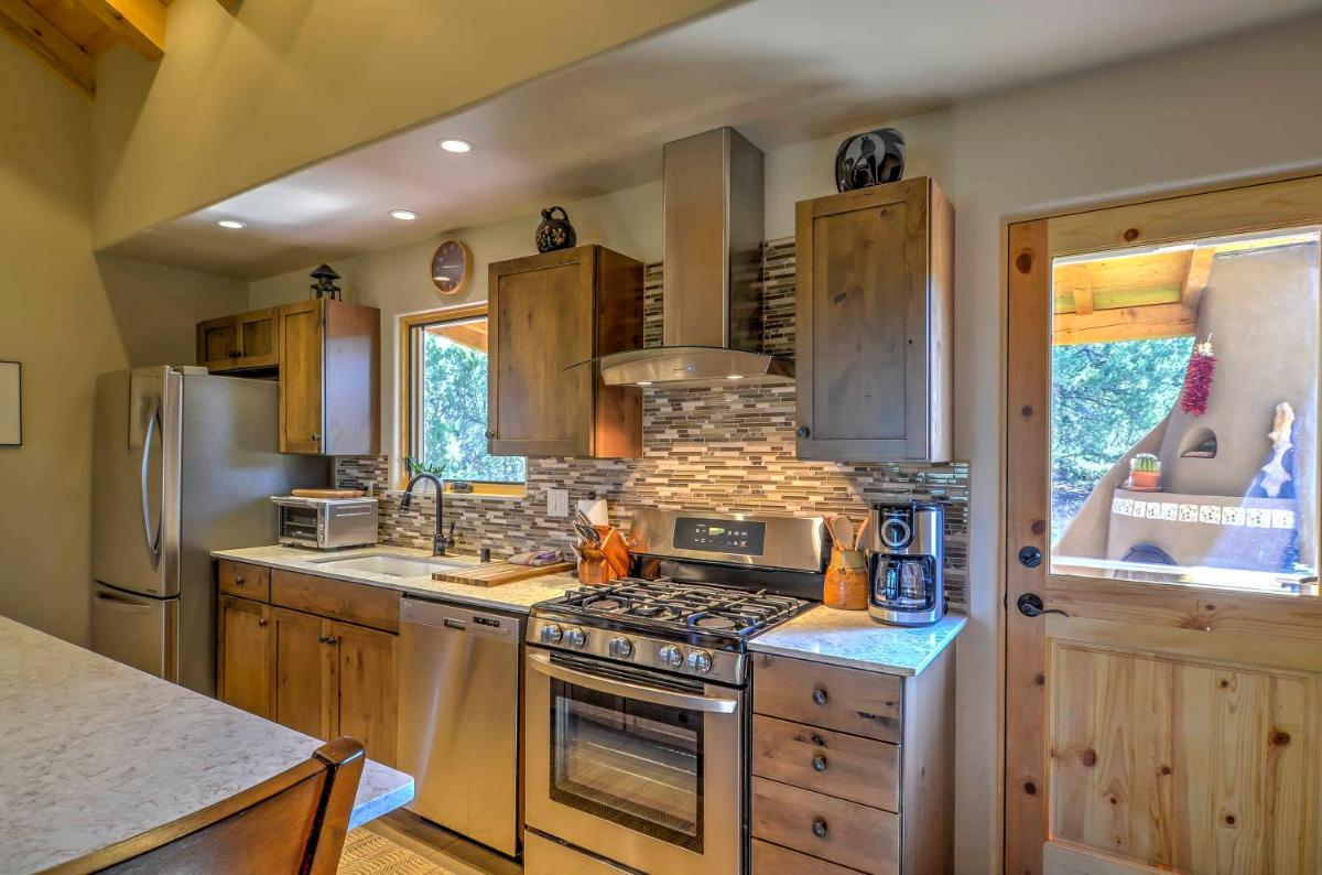 Hidden Santa Fe Gem - Nestled in Tesuque Hills! - image 6