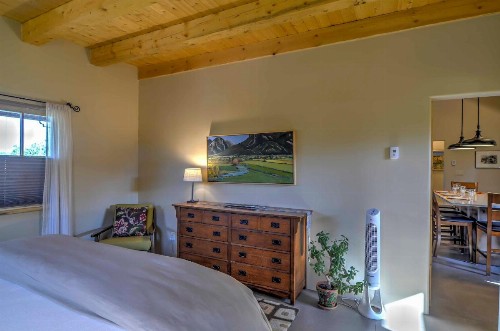 Hidden Santa Fe Gem - Nestled in Tesuque Hills! - image 4
