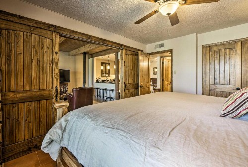 Adobe-Style Abode with Amenities - Walk to Plaza! - image 4