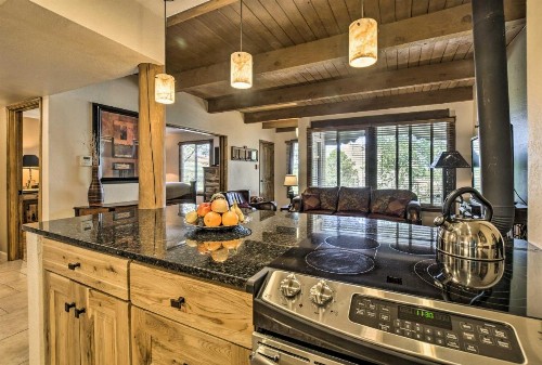 Adobe-Style Abode with Amenities - Walk to Plaza! - image 5