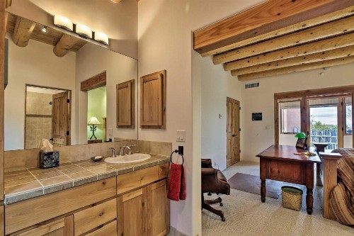 Adobe-Style Santa Fe Home - 17 Mi to Ski SF! - image 12