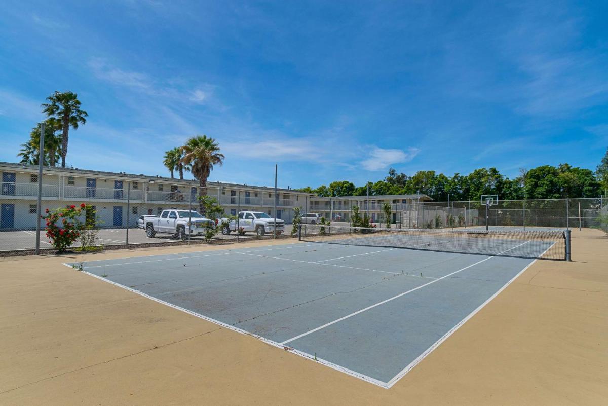 Motel 6-Santa Maria CA - South - image 2