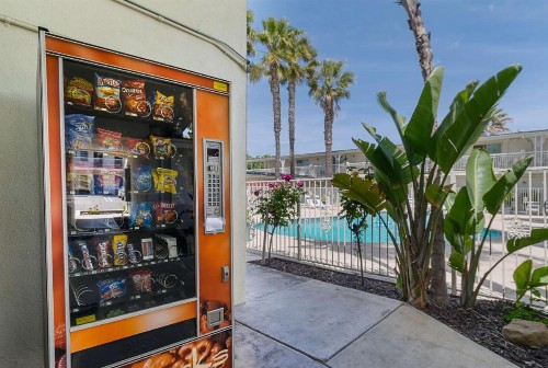 Motel 6-Santa Maria CA - South - image 25