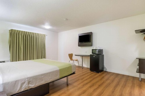 Motel 6-Santa Maria CA - South - image 7