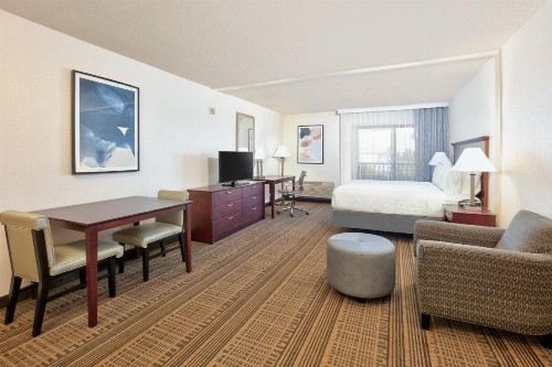 Holiday Inn Hotel & Suites Santa Maria an IHG Hotel - image 36
