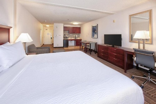 Holiday Inn Hotel & Suites Santa Maria an IHG Hotel - image 41
