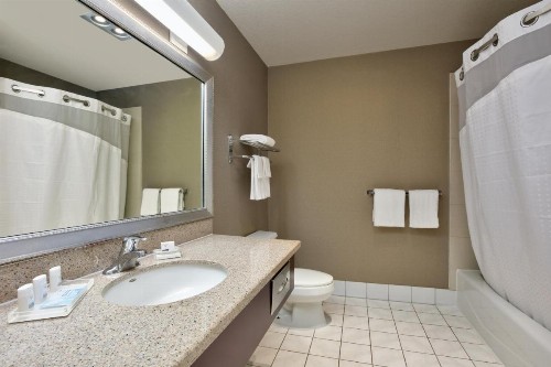 Holiday Inn Hotel & Suites Santa Maria an IHG Hotel - image 43