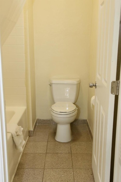 Town and Country Inn - image 43