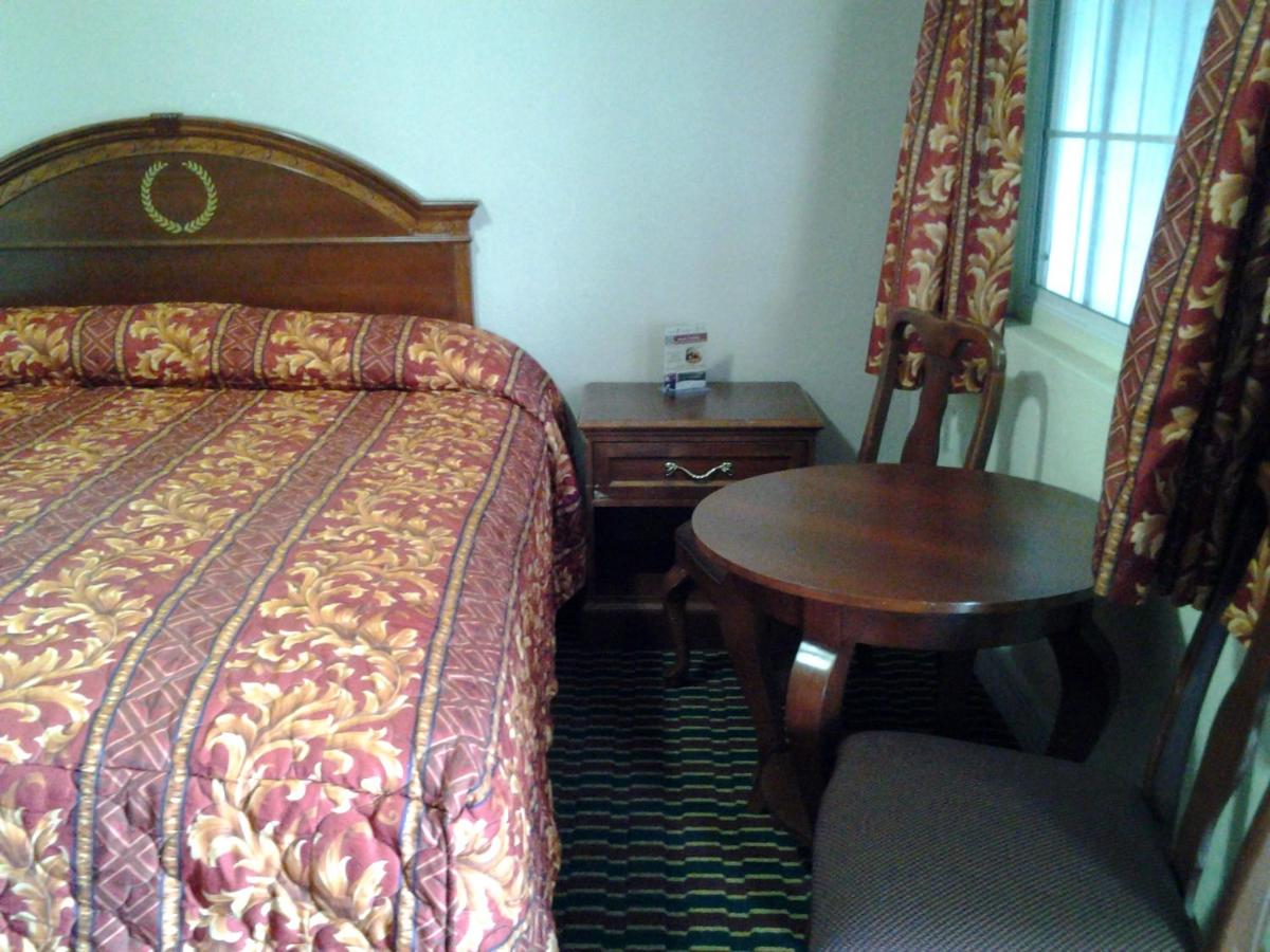 Holiday Motel - Santa Maria - image 4