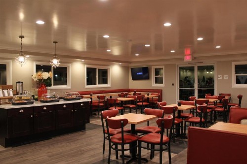 Travelodge by Wyndham Santa Maria - image 11