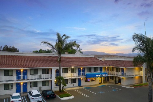 Motel 6-Santa Maria CA - image 2