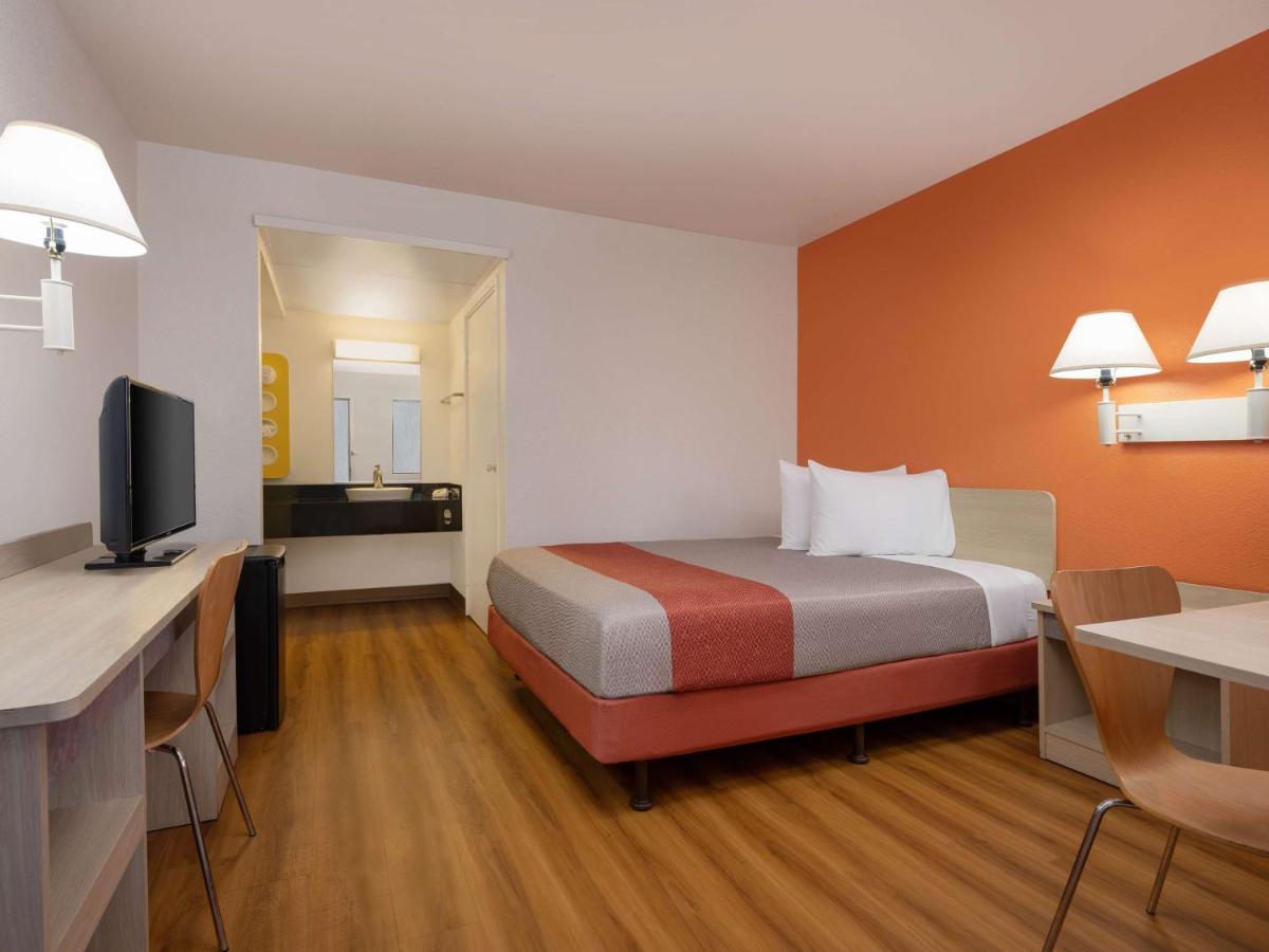 Motel 6-Santa Maria CA - image 6