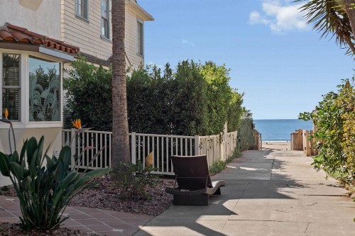 Sea Blue Hotel - image 10