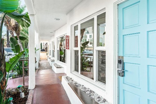Sea Blue Hotel - image 11
