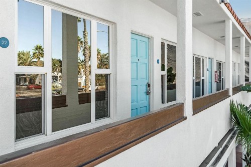 Sea Blue Hotel - image 12