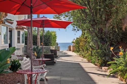 Sea Blue Hotel - image 13