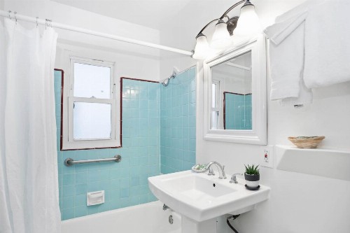 Sea Blue Hotel - image 19