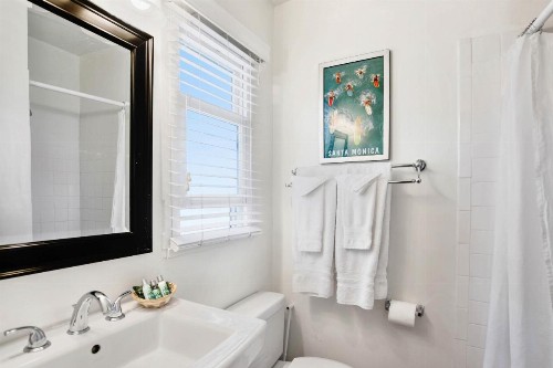 Sea Blue Hotel - image 22