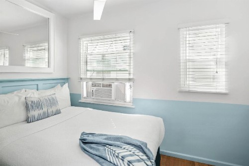 Sea Blue Hotel - image 36