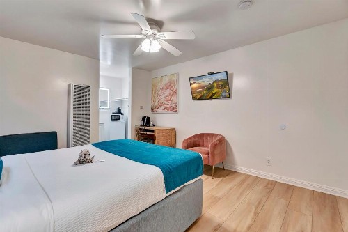 Santa Monica Motel - image 8