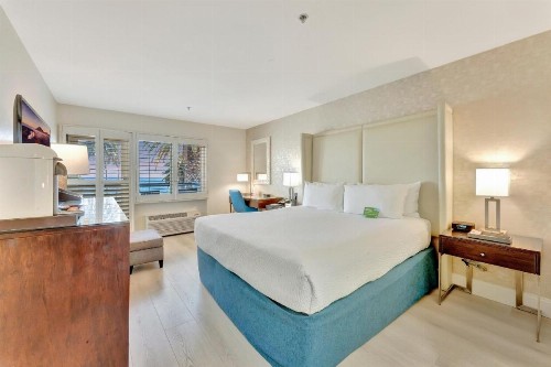Ocean View Hotel - image 12