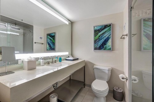 Ocean View Hotel - image 35