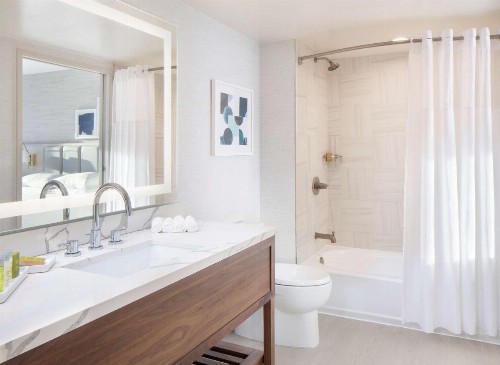 Hilton Santa Monica - image 33