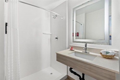 SureStay Hotel by Best Western Santa Monica - image 15