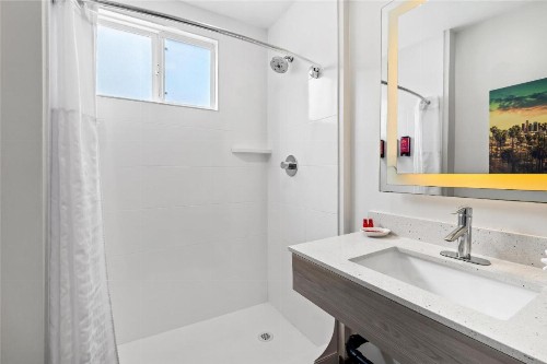 SureStay Hotel by Best Western Santa Monica - image 17