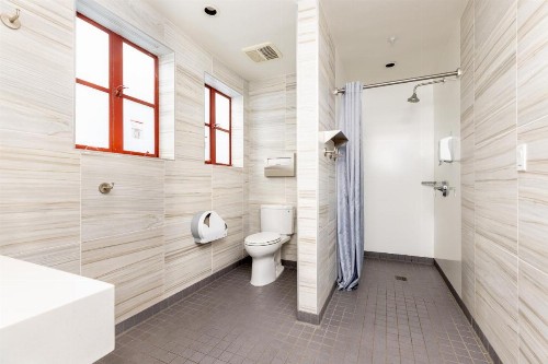 HI Los Angeles - Santa Monica Hostel - image 11