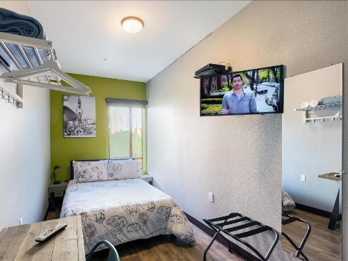 HI Los Angeles - Santa Monica Hostel - image 20