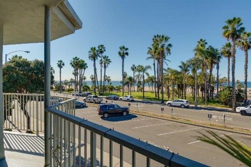 Bayside Hotel - image 21