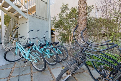 Bayside Hotel - image 25