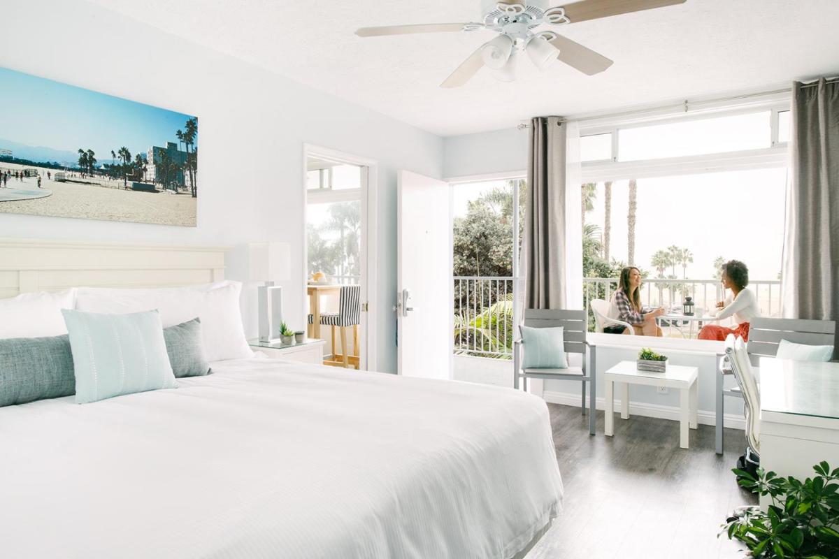 Bayside Hotel - image 3