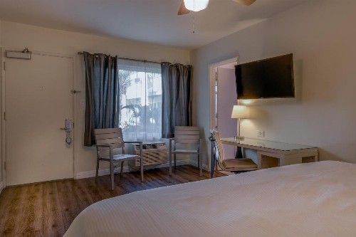 Bayside Hotel - image 39