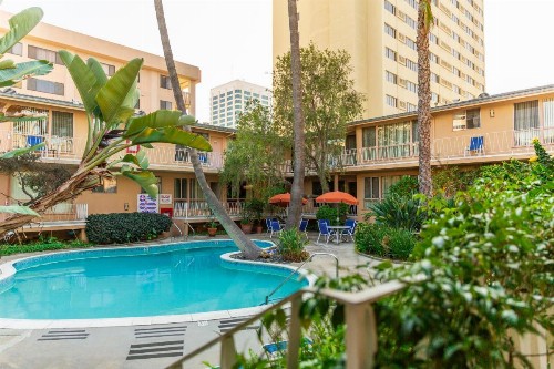 Cal Mar Hotel Suites - image 10