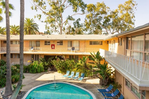 Cal Mar Hotel Suites - image 18