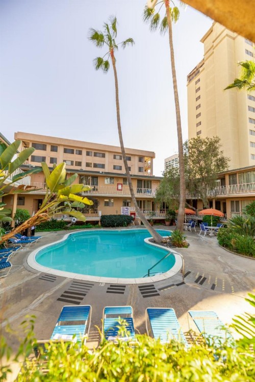 Cal Mar Hotel Suites - image 6
