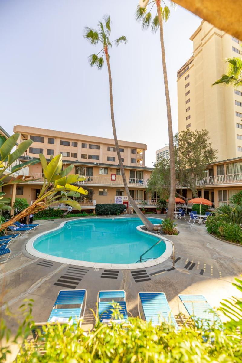 Cal Mar Hotel Suites - image 6