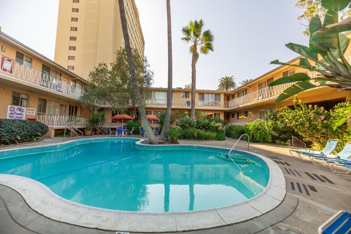 Cal Mar Hotel Suites - image 7