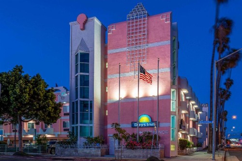 Days Inn by Wyndham Santa Monica/Los Angeles - image 10
