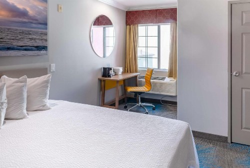 Days Inn by Wyndham Santa Monica/Los Angeles - image 16