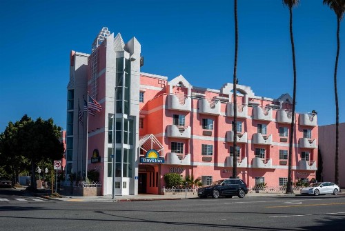 Days Inn by Wyndham Santa Monica/Los Angeles - image 2